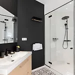 Διαμέρισμα Stunning 2 Bedroom *