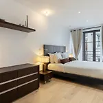Stunning 2 Bedroom Διαμέρισμα *