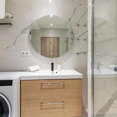 Stunning 2 Bedroom Apartment Paris