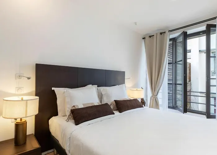 Stunning 2 Bedroom * Parijs